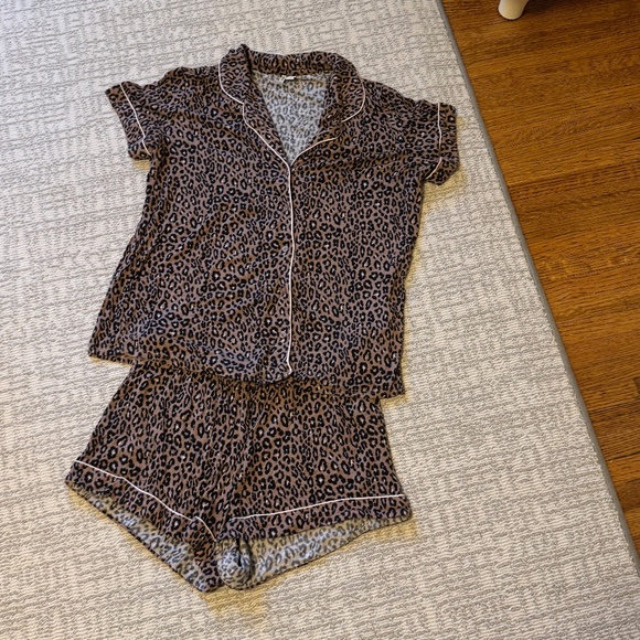 Nordstrom Other - Nordstrom Lingerie Cheetah PJ Set Size Small